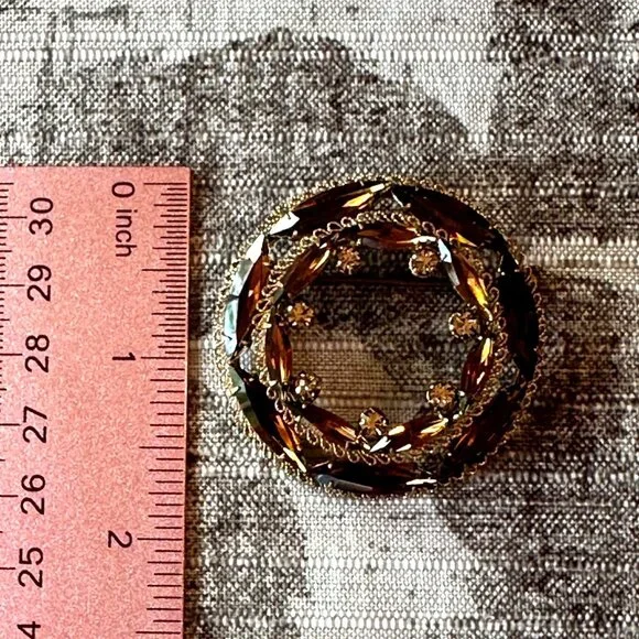 Vintage Made In Austria Gold-Tone Rhinestone & Amber Glass Circular Brooch Pin - Picture 4 of 6